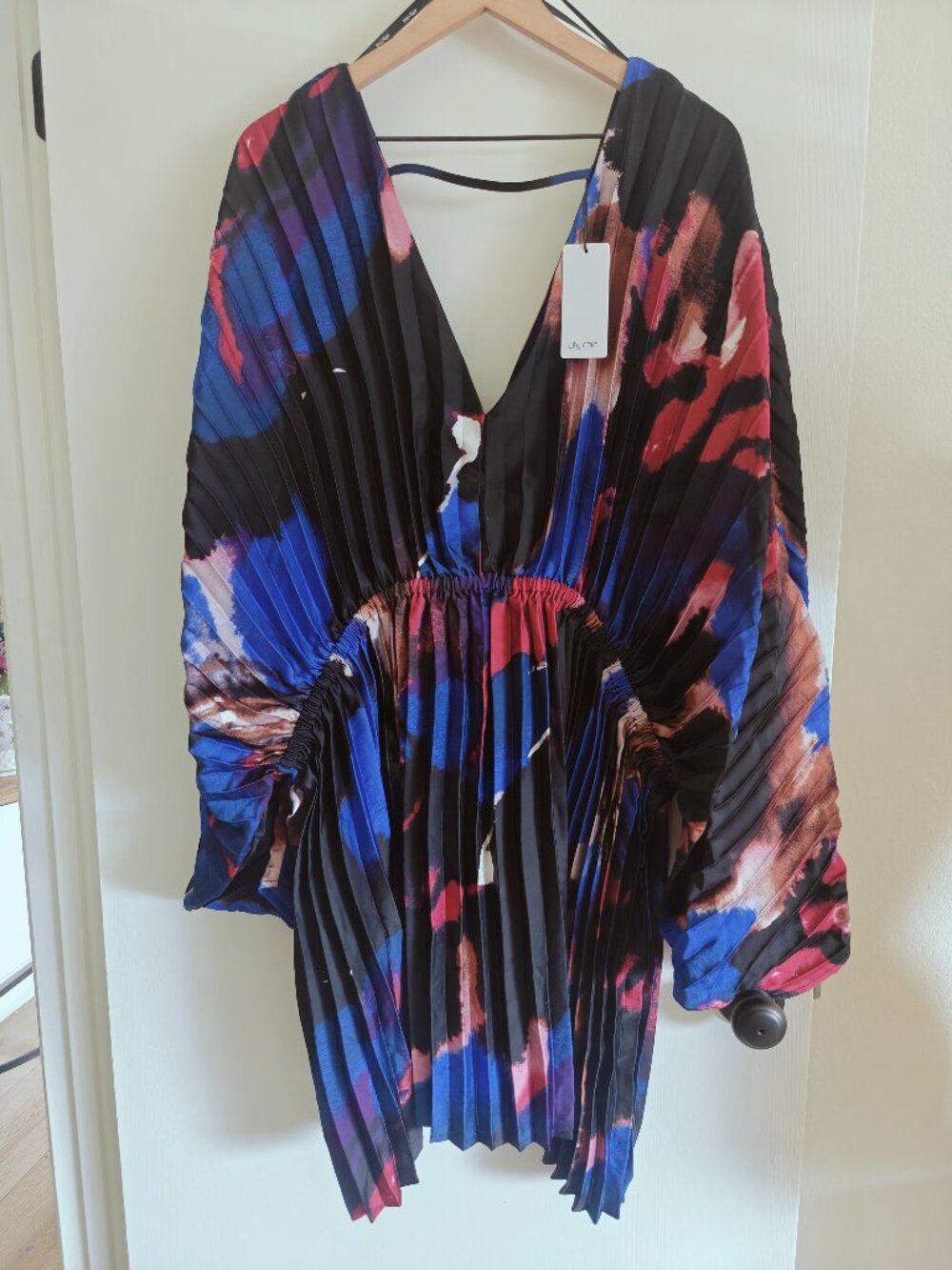 NWT City Chic Chloe Fade Print Pleated Open Back Mini Dress Sz. XXL or 24 - Picture 7 of 12